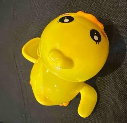 Kids Bath Toy Swimming Duck Wind Up Water Floating Duck Toy